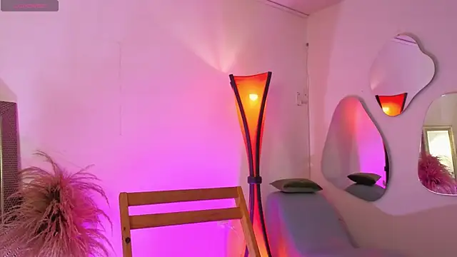 fransheskarossi online show from April 2026 11:49:01 AM