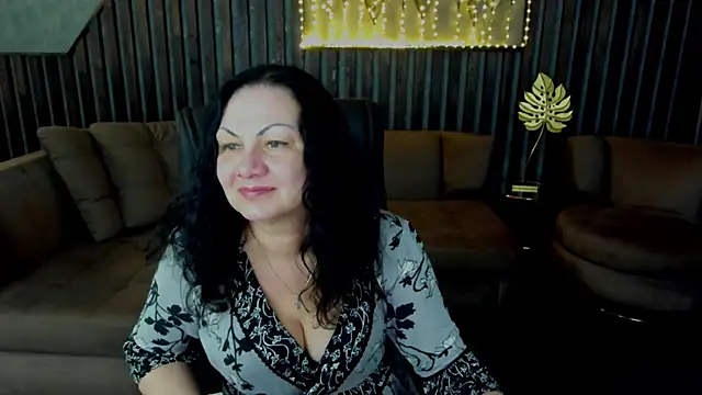 IrissMoon online show from April 2026 05:54:02 AM