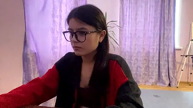 Snapshot of SaintMari chatting on April 2026 01:37:02 PM SaintMari online show from April 2026 01:37:02 PM