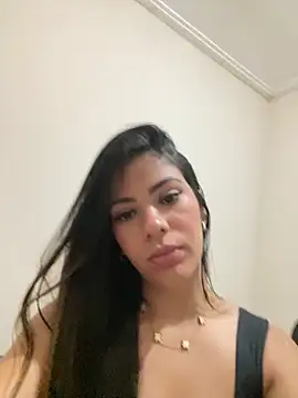 paola oliveira online show from March 2026 01:05:02 PM