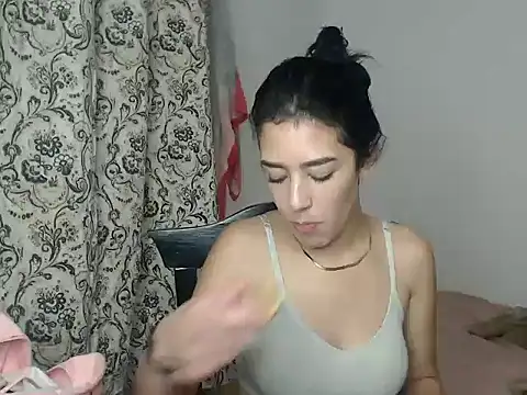 luisandri  online show from February 2026 12:42:02 AM