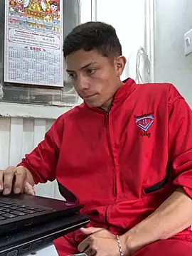 santiObrero online show from February 2026 04:16:01 PM