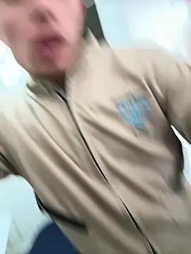 santiObrero online show from April 2026 04:54:02 PM