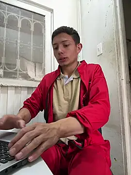 Snapshot of santiObrero chatting on April 2026 04:02:02 PM santiObrero online show from April 2026 04:02:02 PM