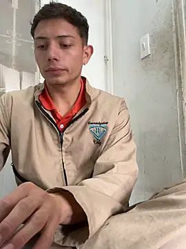 Snapshot of santiObrero chatting on June 2026 04:28:02 PM santiObrero online show from June 2026 04:28:02 PM