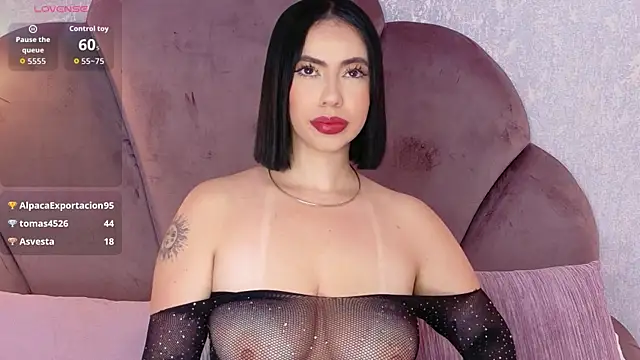 Snapshot of Sienna-Gold chatting on April 2026 11:59:02 AM Sienna-Gold online show from April 2026 11:59:02 AM