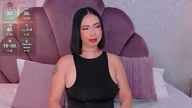 Snapshot of Sienna-Gold chatting on May 2026 01:06:01 PM Sienna-Gold online show from May 2026 01:06:01 PM
