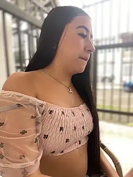 AuroraJohns Pink online show from February 2026 09:35:01 PM