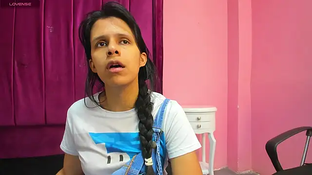 mitzukywinteer online show from April 2026 08:44:02 PM