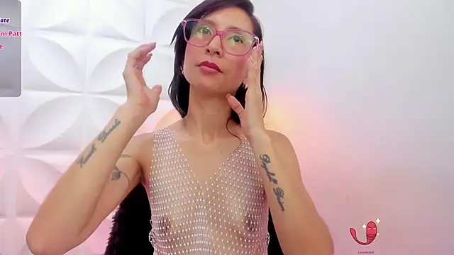 Snapshot of zaira_skinny chatting on April 2026 03:53:01 PM zaira skinny online show from April 2026 03:53:01 PM