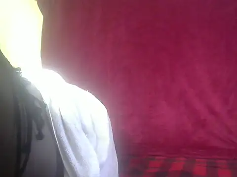 LowKeyWild  online show from March 2026 06:19:02 AM