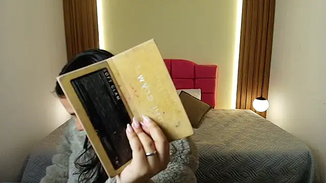 IvonneRoss  online show from April 2026 11:49:01 AM