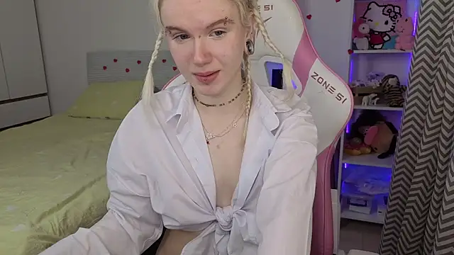 Mia WaterFall online show from February 2026 03:18:01 AM