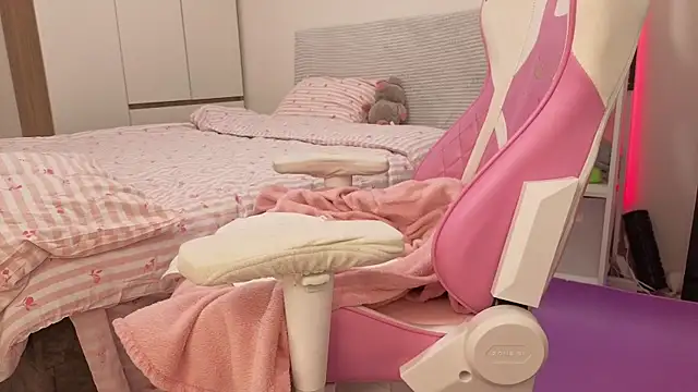 Mia WaterFall online show from March 2026 07:15:01 AM