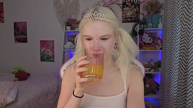 Mia WaterFall online show from June 2026 03:12:02 AM