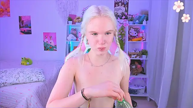 Mia WaterFall online show from August 2026 03:28:01 AM