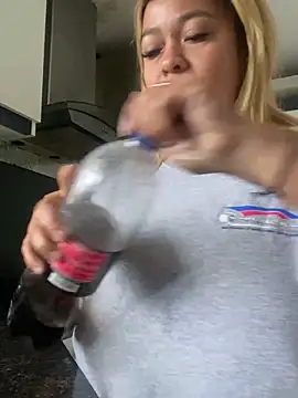 veronica414 online show from April 2026 12:02:01 PM