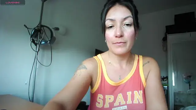 Snapshot of Yulian_Milf chatting on July 2026 02:30:01 PM Yulian Milf online show from July 2026 02:30:01 PM