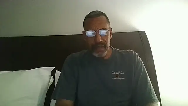 swimmer2496 online show from March 2026 04:49:02 AM