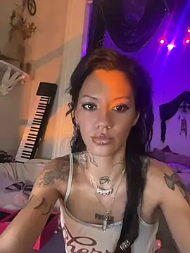 luxxlola online show from June 2026 01:50:01 PM