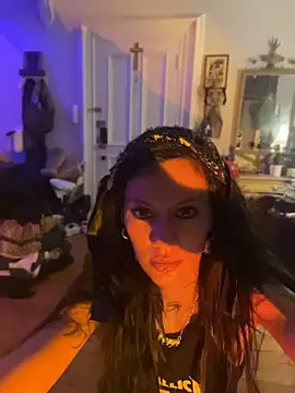 luxxlola online show from July 2026 04:19:01 AM