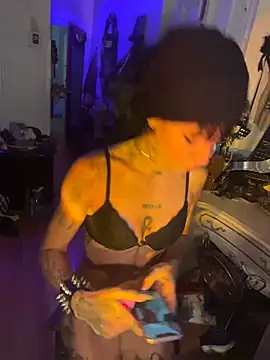 luxxlola online show from July 2026 12:09:02 AM