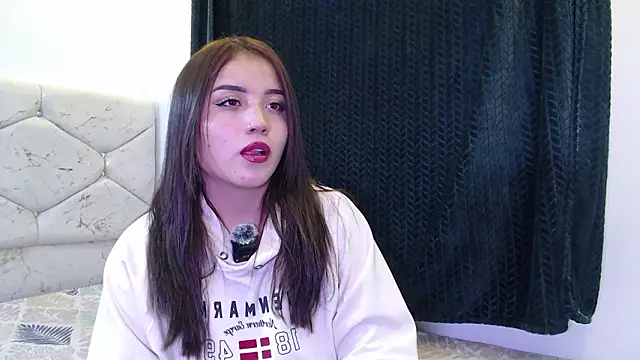 RaivenMoon  online show from March 2026 03:35:02 AM