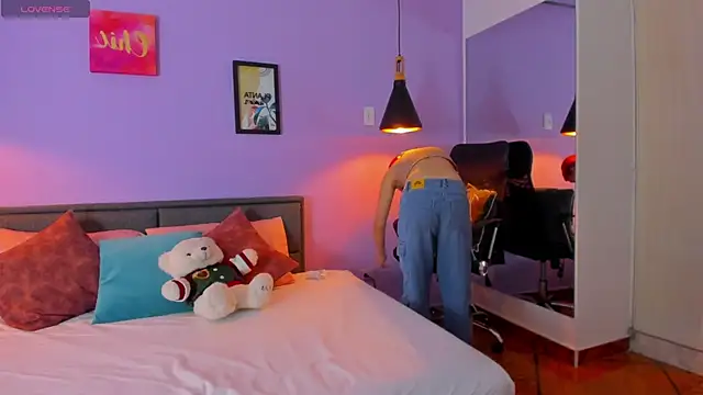 lanablacke  online show from March 2026 12:01:01 PM