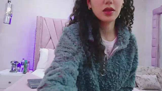 Snapshot of RoxanaAngel chatting on February 2026 02:22:01 PM RoxanaAngel online show from February 2026 02:22:01 PM