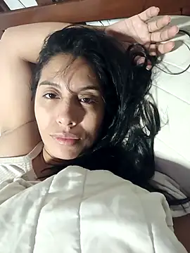 LizaLorini online show from April 2026 01:23:01 PM