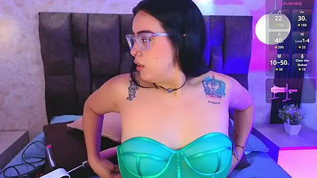 vicky grey online show from March 2026 12:33:01 PM