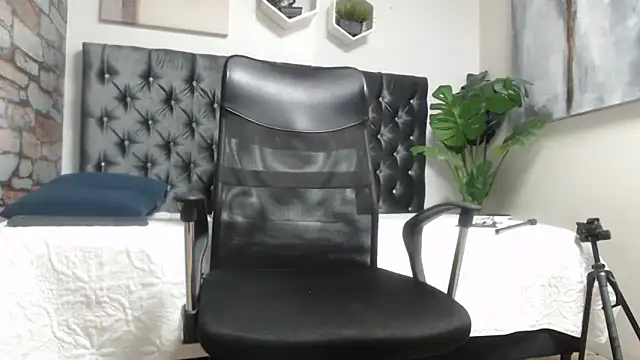 Tobias Vega online show from April 2026 10:12:02 PM