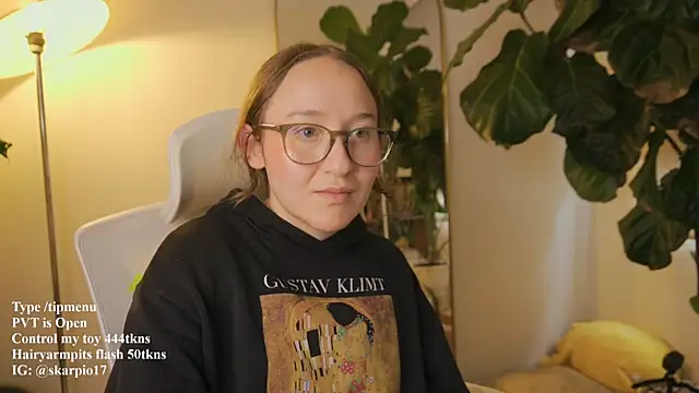 Scarlett NoirMuse online show from April 2026 07:58:02 PM