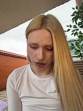 DayaFoxy online show from April 2026 01:08:02 PM