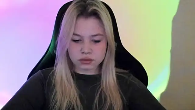 Lulu Di online show from February 2026 02:13:02 AM