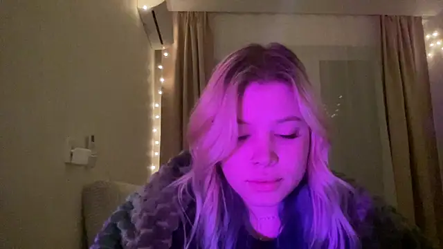 Lulu Di online show from March 2026 08:16:02 PM