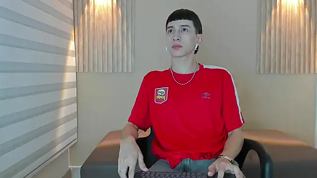 lian cameron online show from February 2026 03:47:02 AM