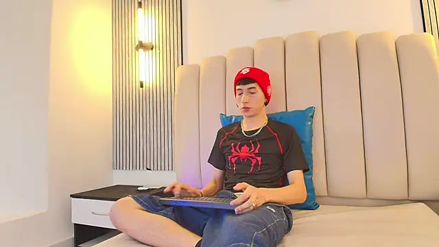 lian cameron online show from March 2026 03:55:01 AM