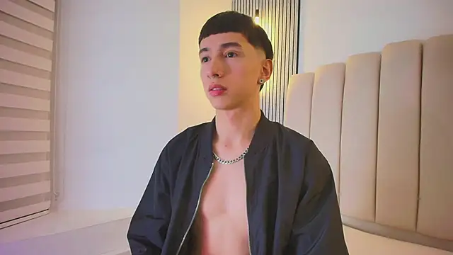 lian cameron online show from April 2026 04:02:02 AM