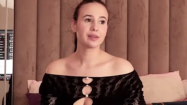 MavisReeve online show from February 2026 06:40:02 AM