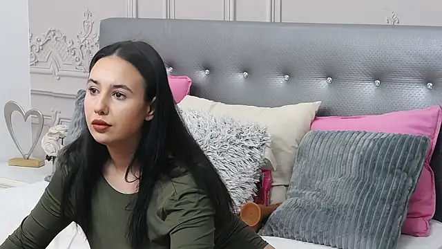 MavisReeve online show from April 2026 04:04:01 AM