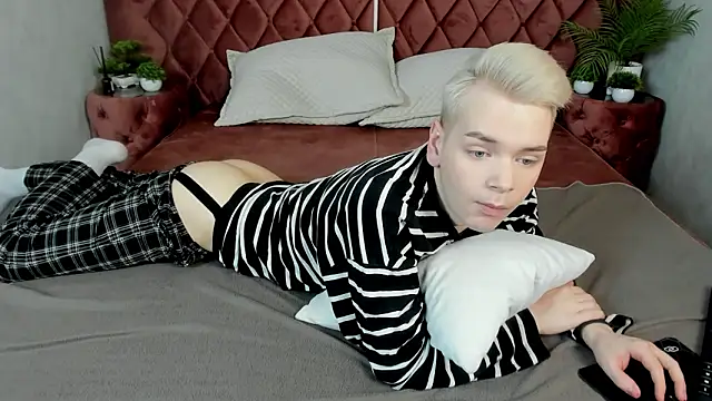 Je Salvatore online show from March 2026 06:31:02 AM