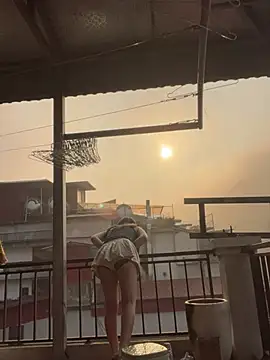 Lyn-be99 online show from March 2026 12:27:01 AM