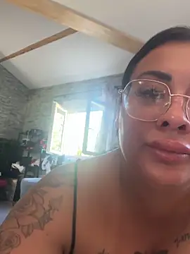 Snapshot of Melissa-suisse chatting on June 2026 03:58:01 PM Melissa-suisse online show from June 2026 03:58:01 PM