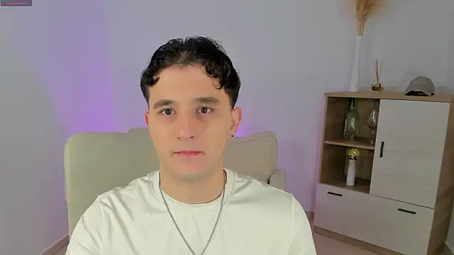 Massimo Fiore online show from February 2026 11:30:02 PM