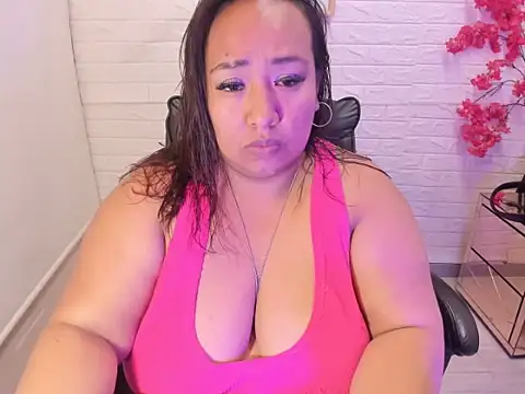 Snapshot of Shara_Oz chatting on June 2026 03:18:01 AM Shara Oz online show from June 2026 03:18:01 AM