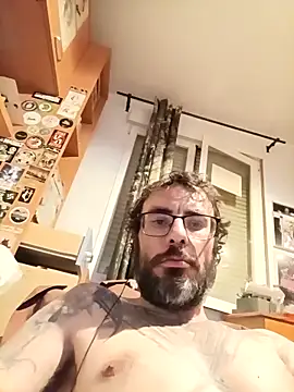 Snapshot of MrFumao chatting on April 2026 02:04:02 AM MrFumao online show from April 2026 02:04:02 AM