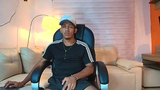 ricky spensar23cm  online show from April 2026 12:59:01 AM