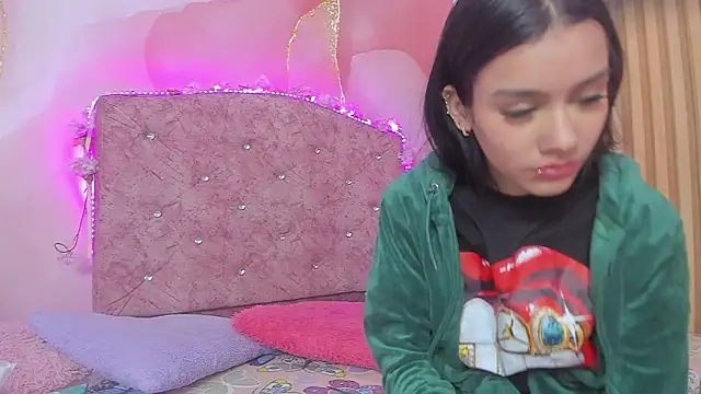 Melanie  Evans online show from March 2026 11:03:01 AM