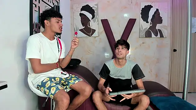 PRETTY COCK1 online show from April 2026 01:18:02 AM